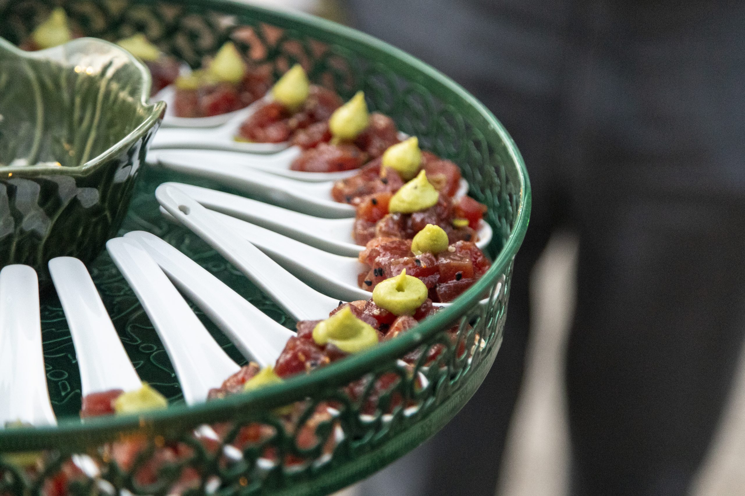 Tartar de atún en cuchara